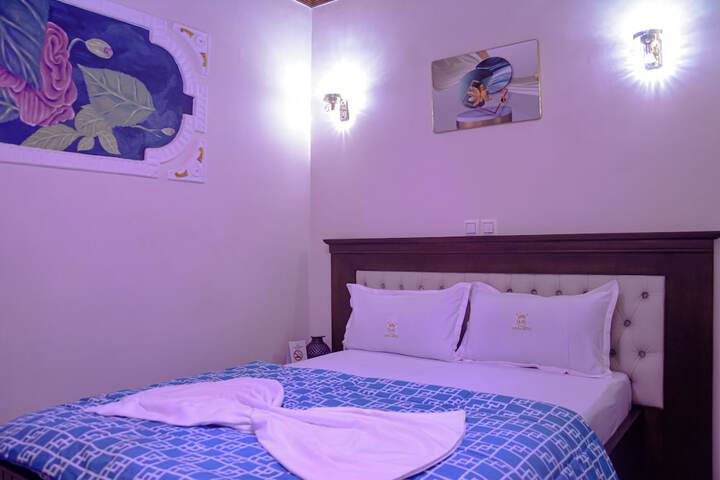Room 10 of 122