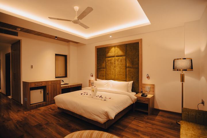 Room 5 of 37