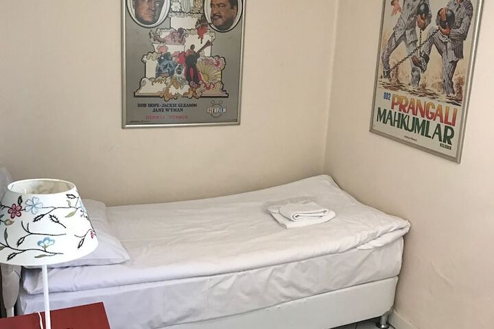 Room 4 of 52