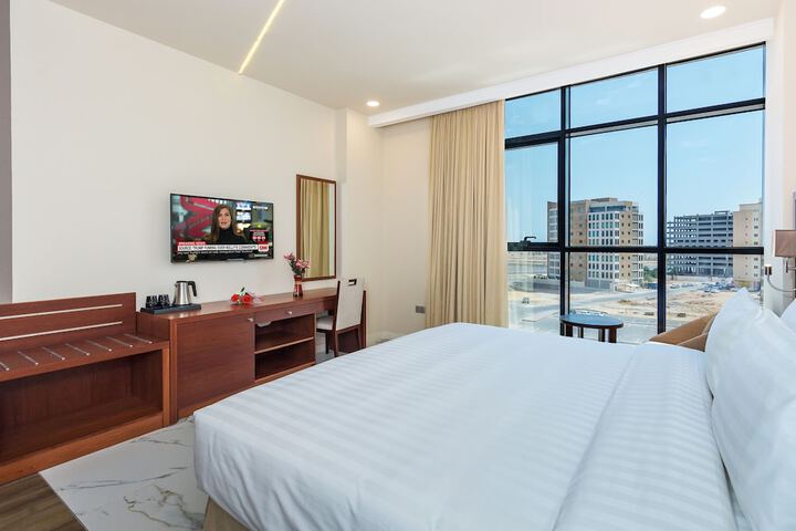 Room 14 of 33