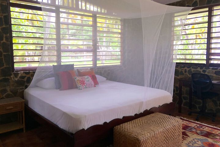 Room 3 of 34