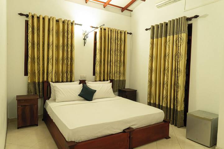 Room 4 of 27