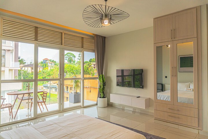Room 4 of 38