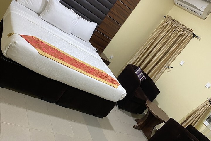 Room 22 of 39