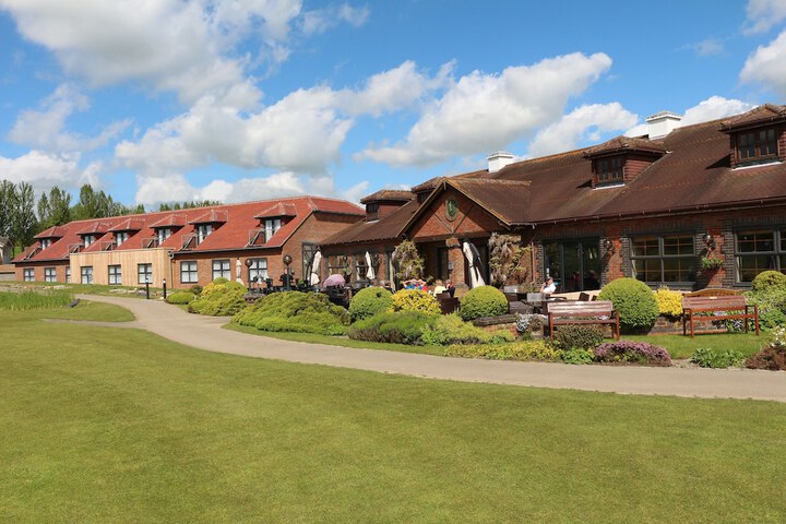 Hotel Exterior 58 of 63
