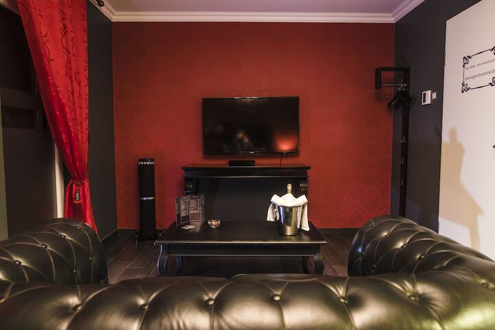 Room 52 of 161