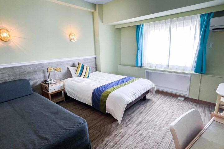 Room 33 of 53
