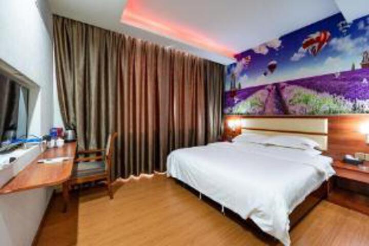 Room 6 of 6