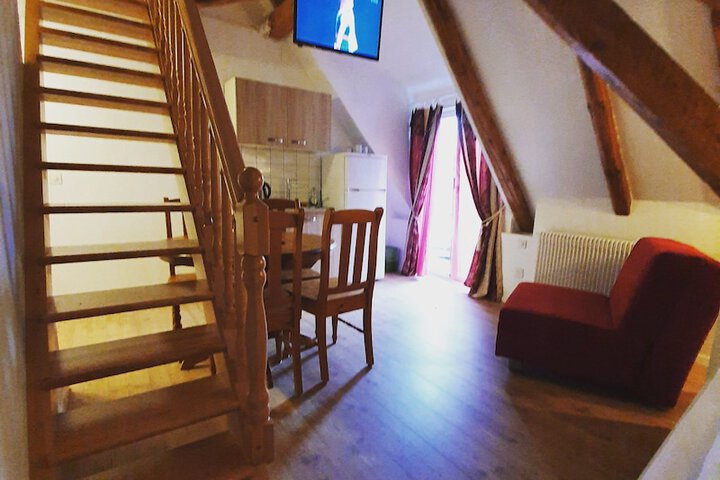 Room 169 of 266