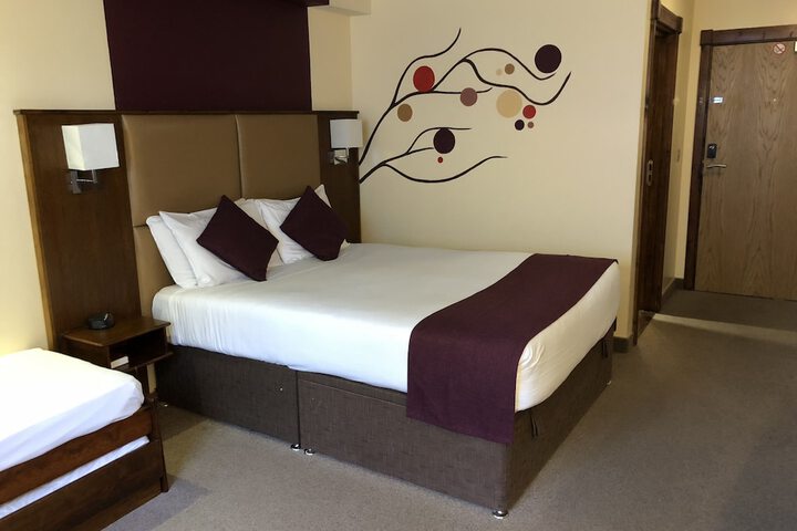Room 9 of 135