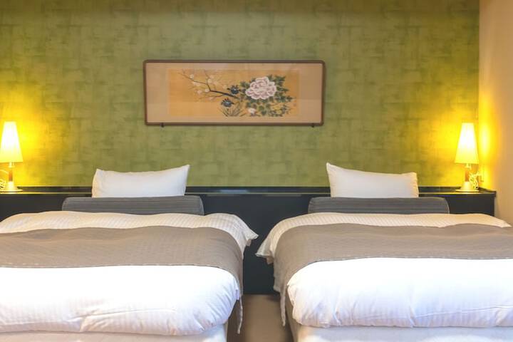 Room 28 of 124