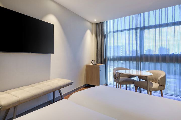 Room 4 of 49