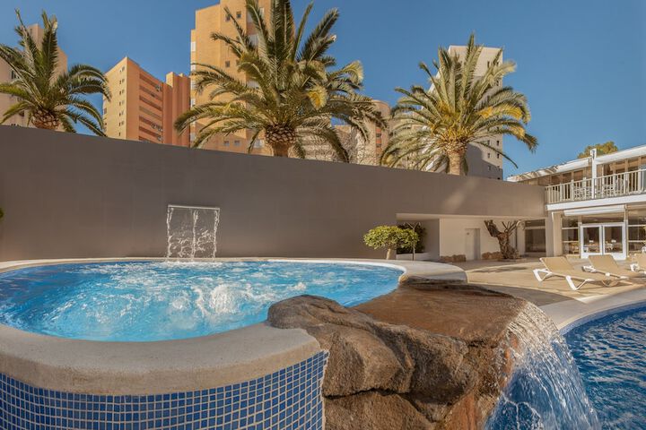 Hotel Pool