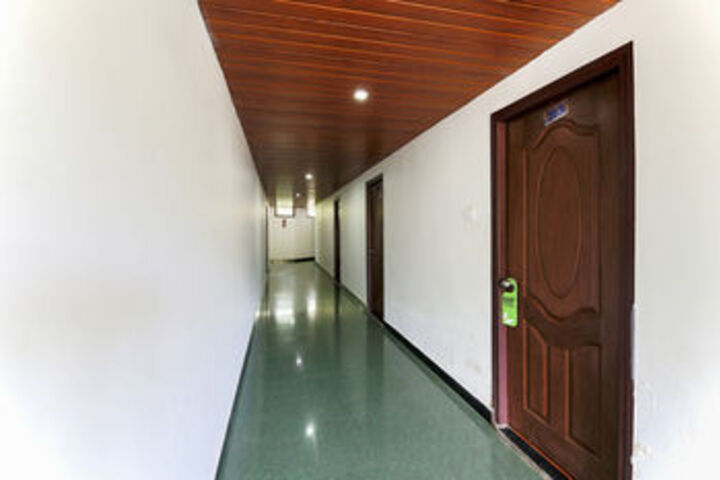 Ballroom/Hall 20 of 35