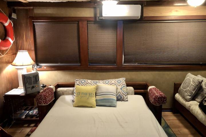 Room 11 of 40