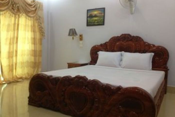 Room 45 of 66
