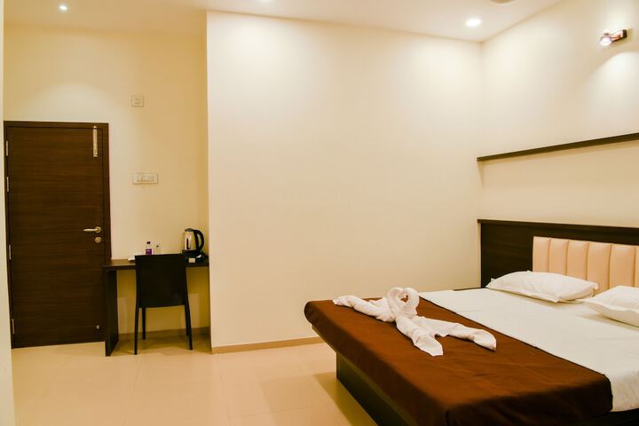 Room 16 of 34