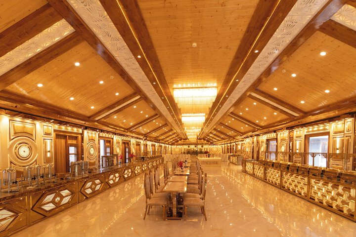 Ballroom/Hall 68 of 91