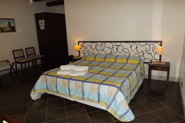 Room 6 of 41