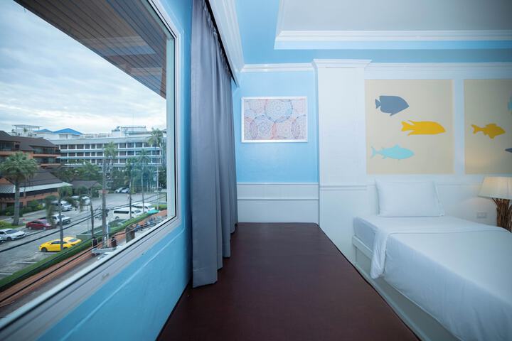 Room 56 of 98