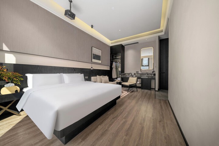 Room 21 of 64