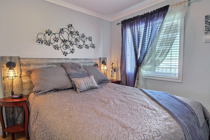 Room 4 of 42