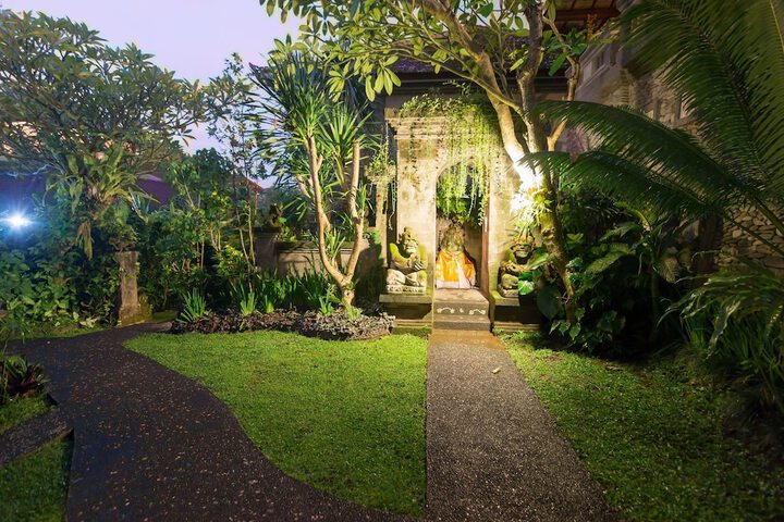 Hotel Exterior 56 of 60