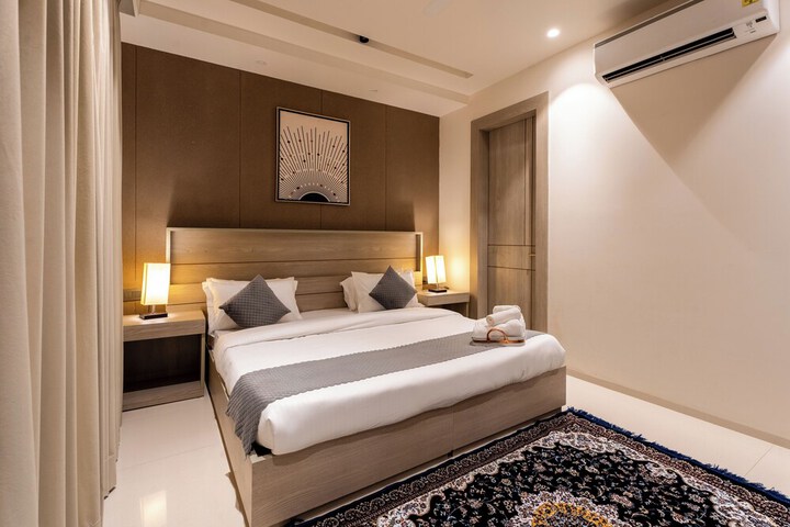 Room 13 of 29