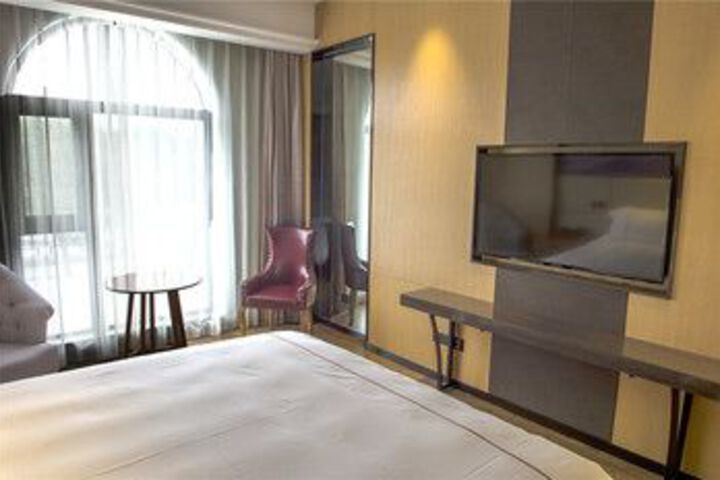 Room 45 of 94