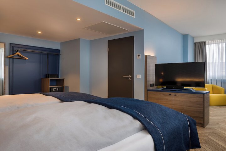 Room 17 of 70