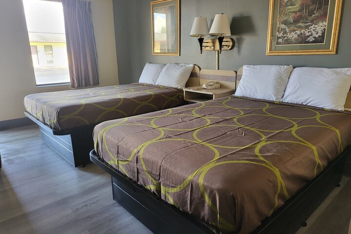 2 Double Beds (4 of 17)