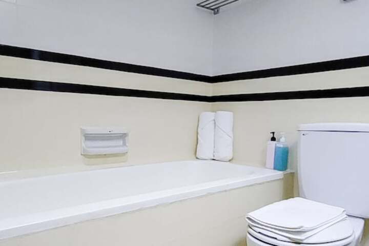Room 465 of 650