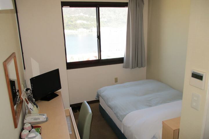 Room 5 of 37