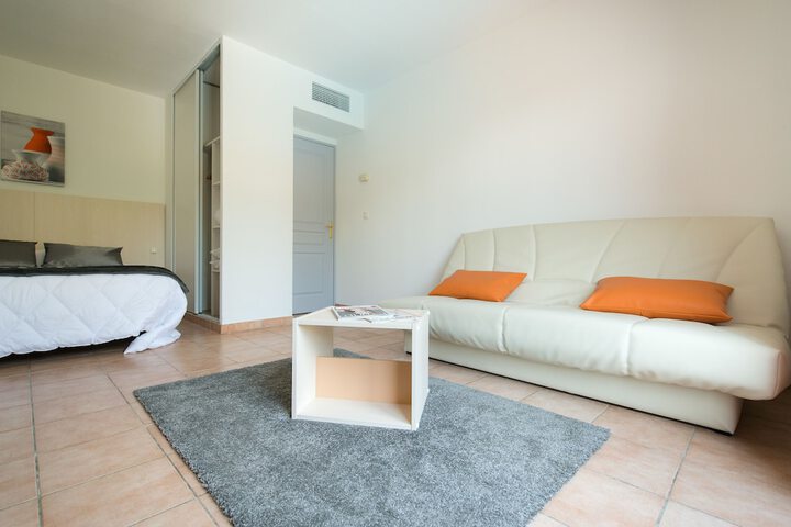 Room 4 of 37