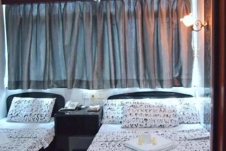 Room 12 of 52