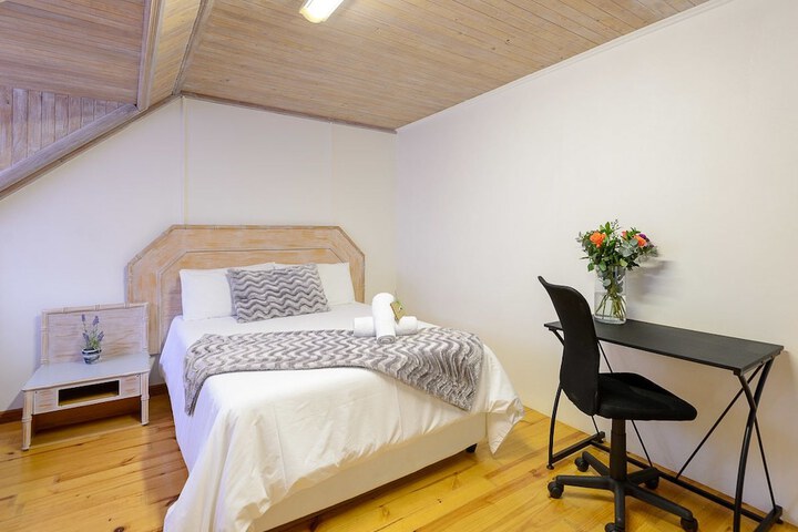 Room 25 of 54