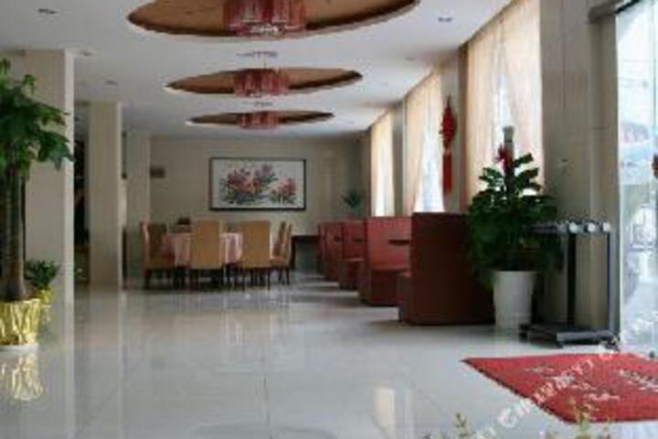 Xinyu Hotel (Shanghai Sichuan North Road Subway Station)