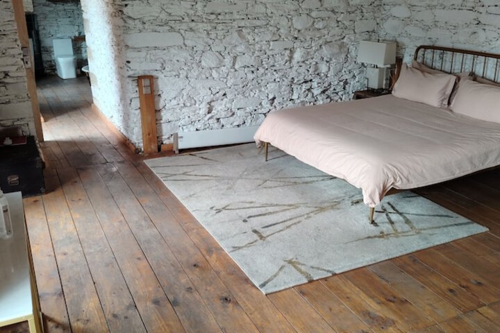 Room 28 of 86