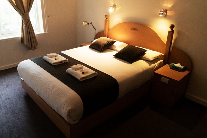 Room 5 of 46