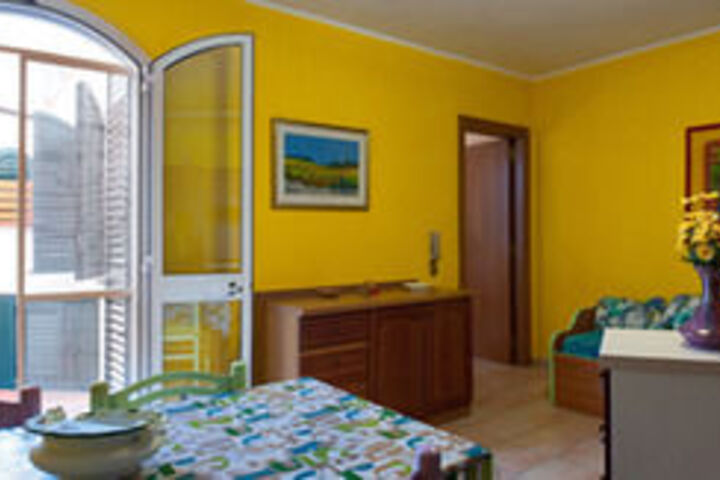 Room 12 of 22