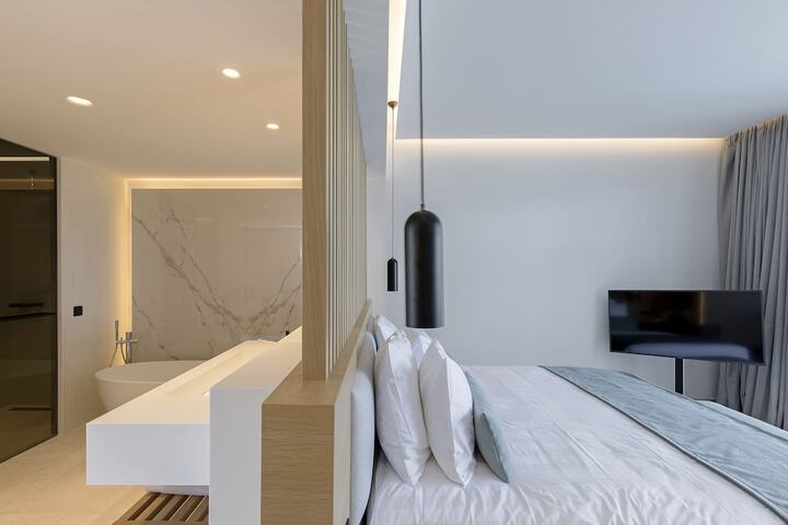Room 9 of 37