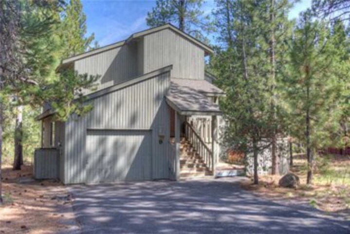 Otter Lane 9 by Village Properties at Sunriver VR