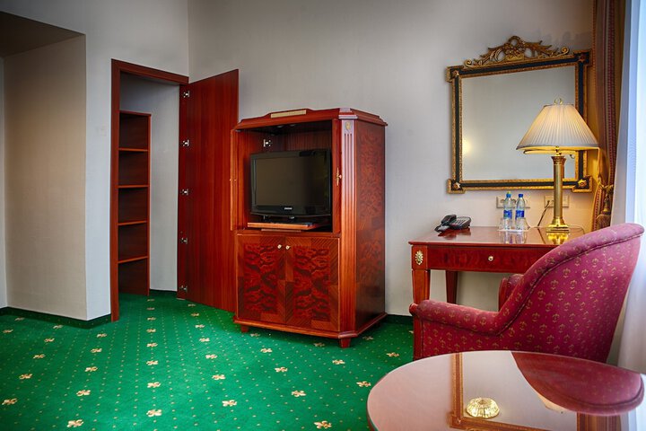 Room 27 of 55