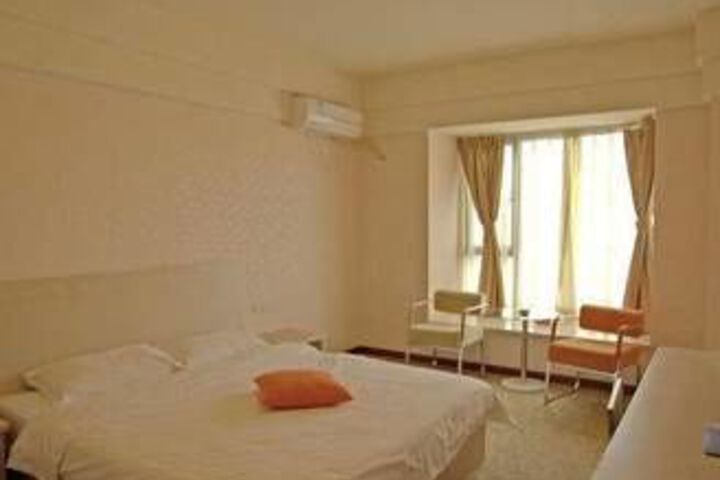 Room 18 of 23