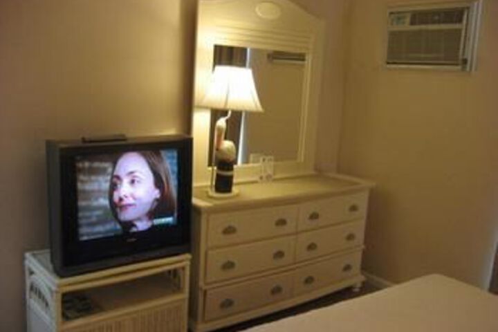 Room 16 of 40