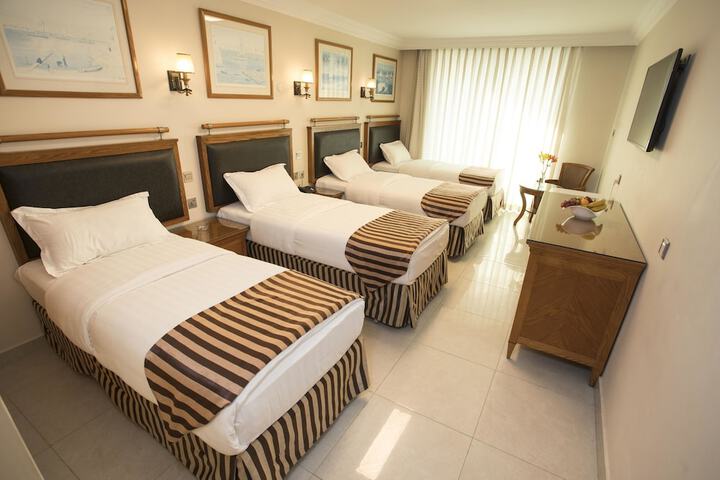 Room 8 of 36