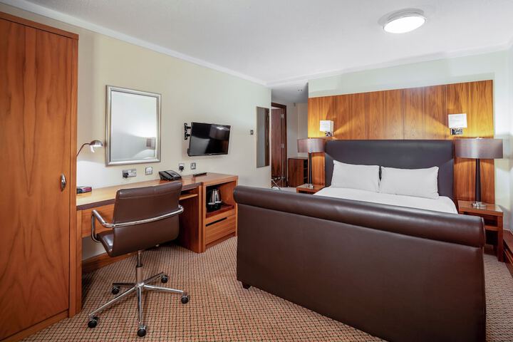 Room 36 of 80