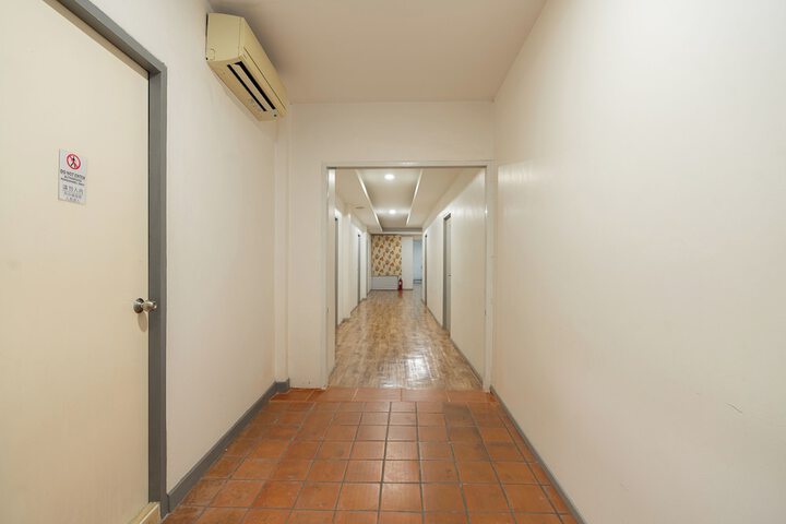 Ballroom/Hall 206 of 216