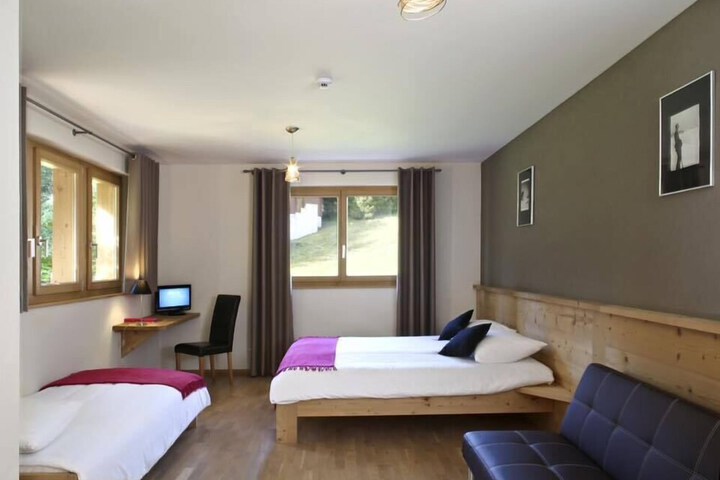 Room 8 of 50
