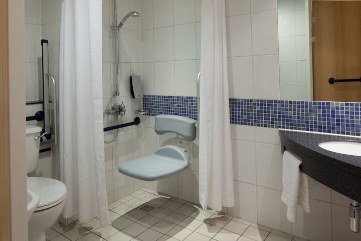 Room 8 of 24